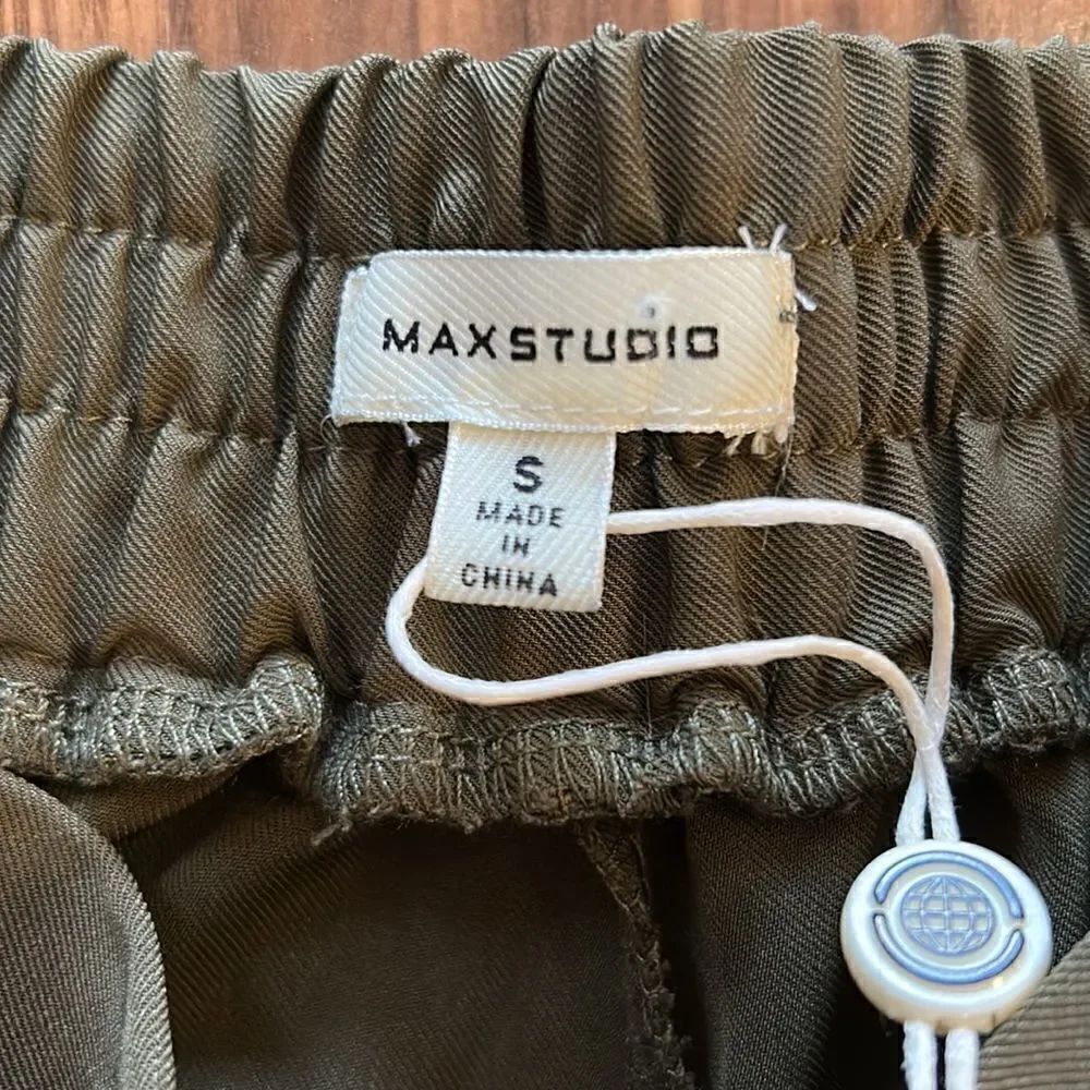NEW Max Studio Army Green Shorts - Picture 5 of 6